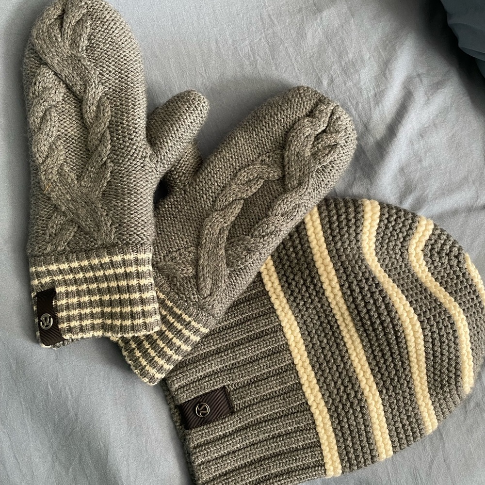 Lululemon hat, and gloves set